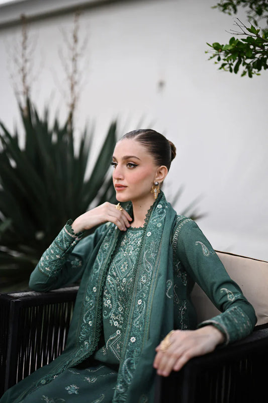 SAGE GREEN LUXURY EMBROIDERED KARANDI SET (NEL-25635)