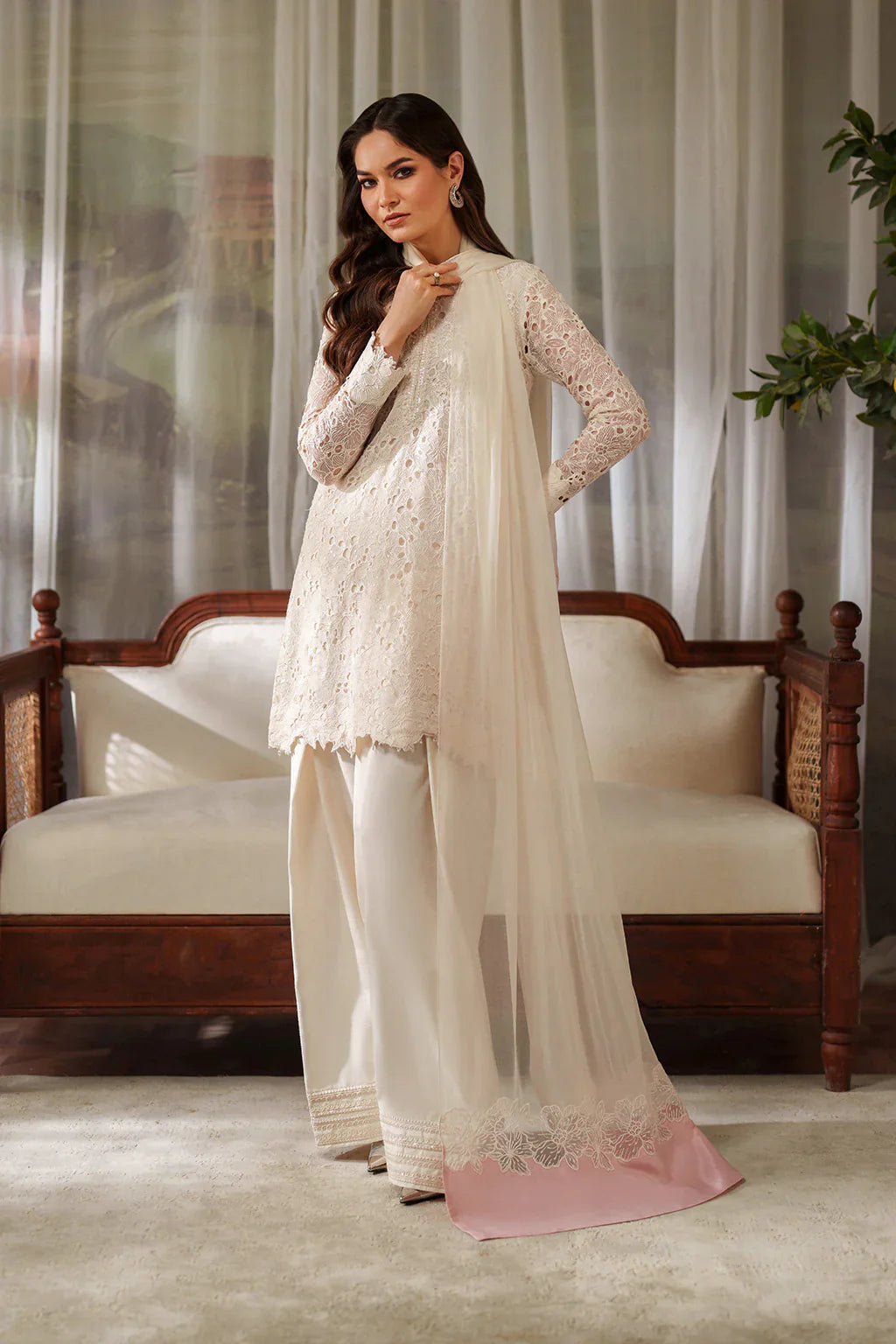 UE-532 EMBROIDERED CHIFFON