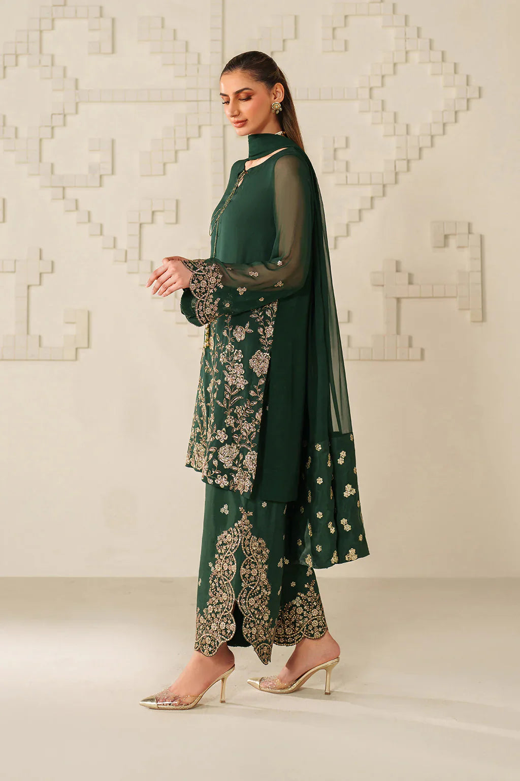 UE-619 EMBROIDERED CHIFFON