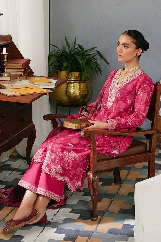FIERY BLUSH-3PC KHADDAR PRINTED SUIT