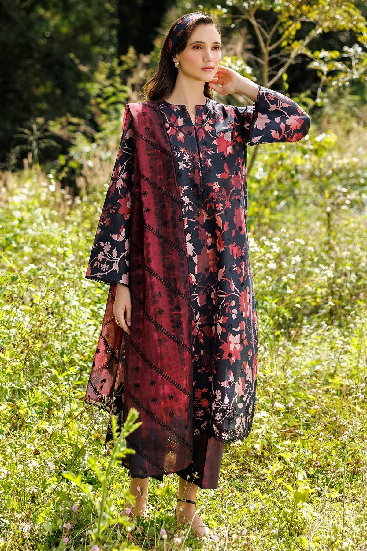 EMBROIDERED LAWN USE-9290
