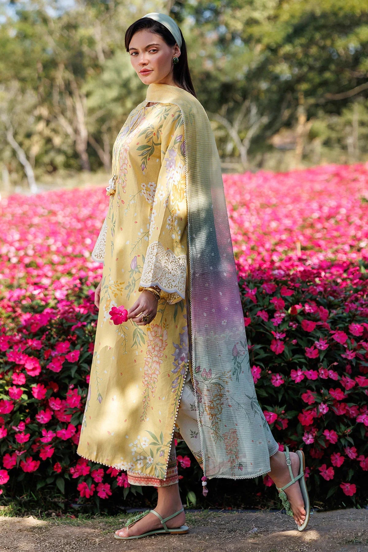 EMBROIDERED LAWN USE-9299