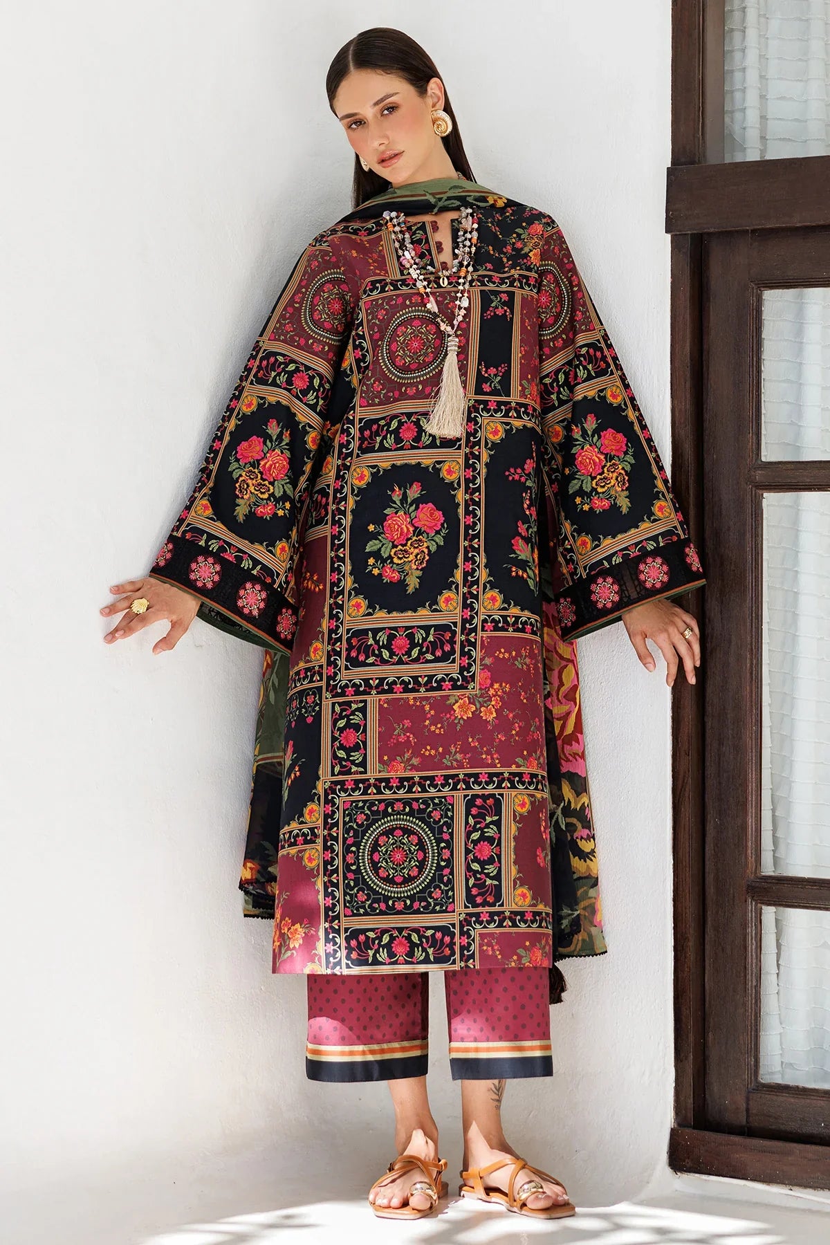 EMBROIDERED LAWN USE-9308