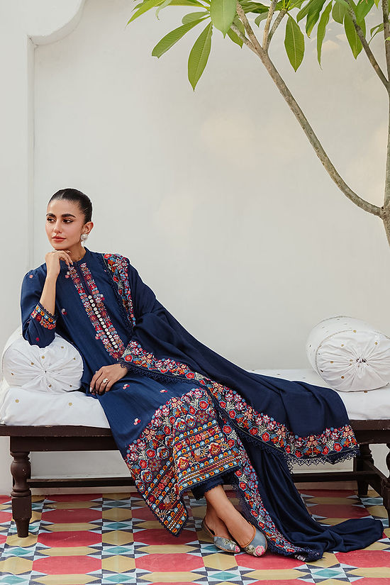 TWILIGHT GLARE-3PC KHADDAR EMBROIDERED SUIT