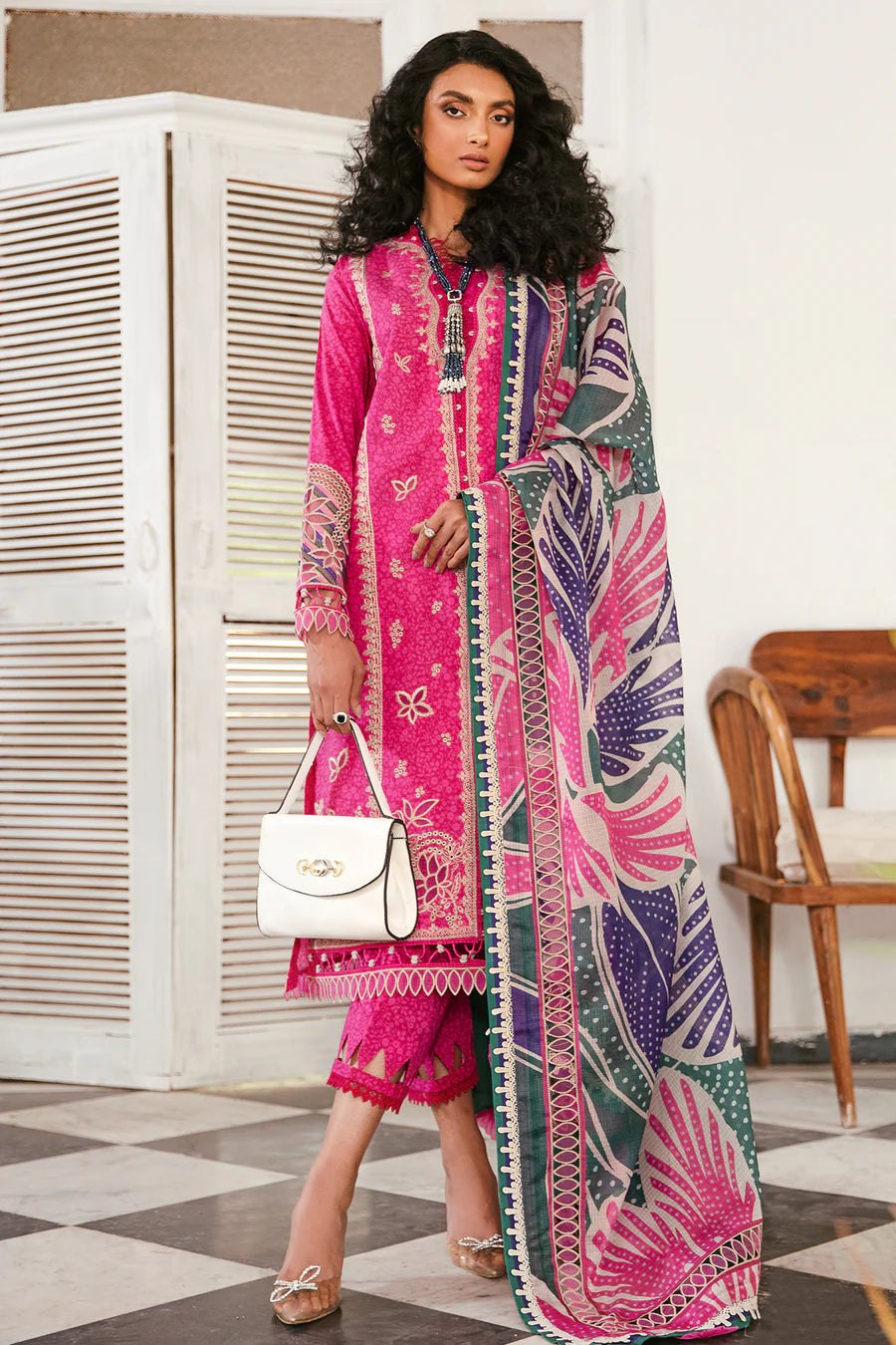 BRIGHT FUCHSIA