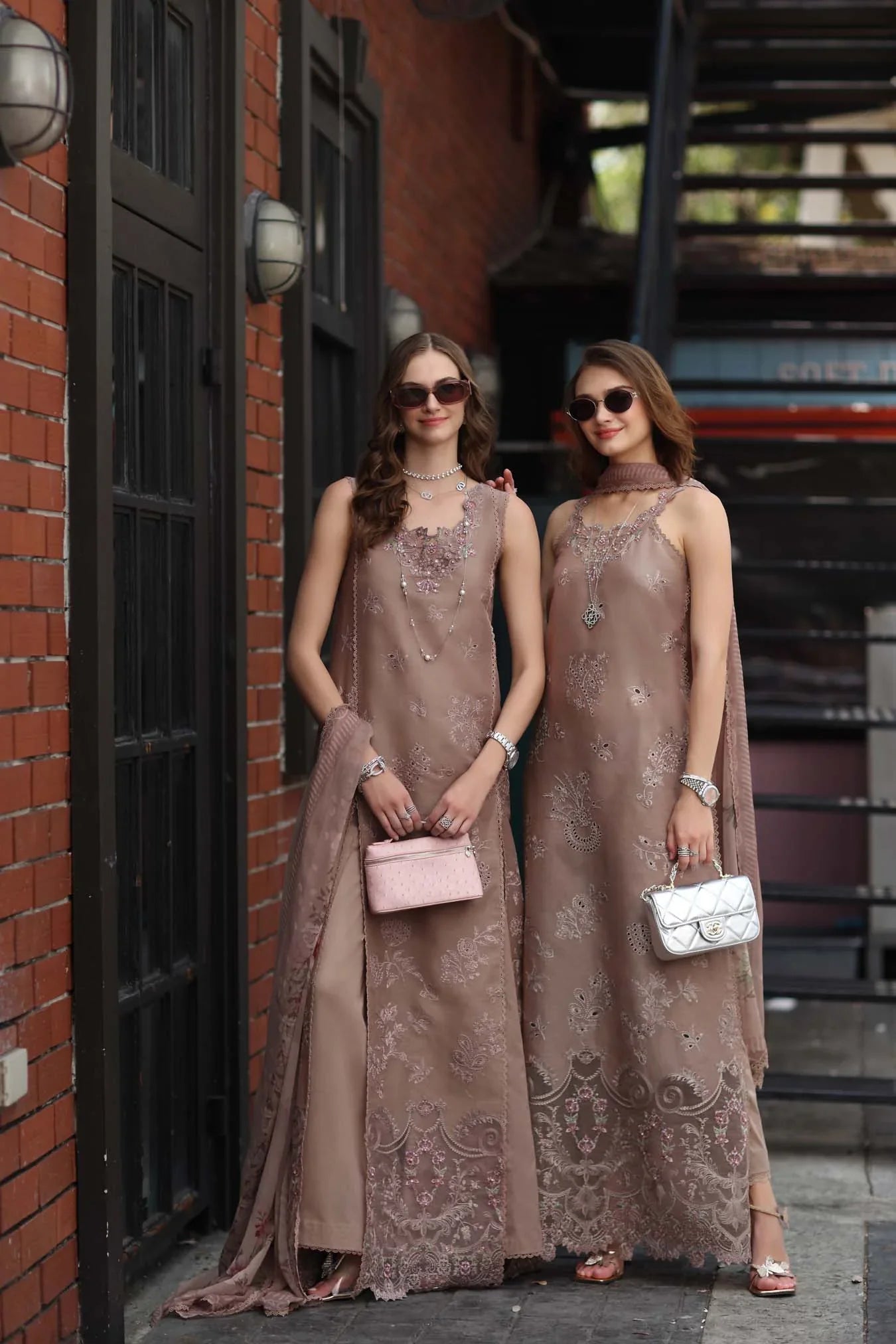 D12 - Etoupe love