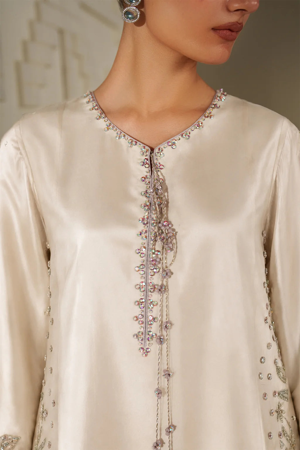 UE-620 Embroidered Ramen Silk