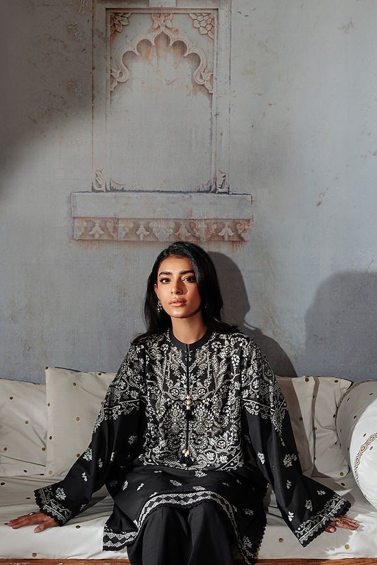 BLACK BREEZE-2PC KHADDAR PRINTED SUIT