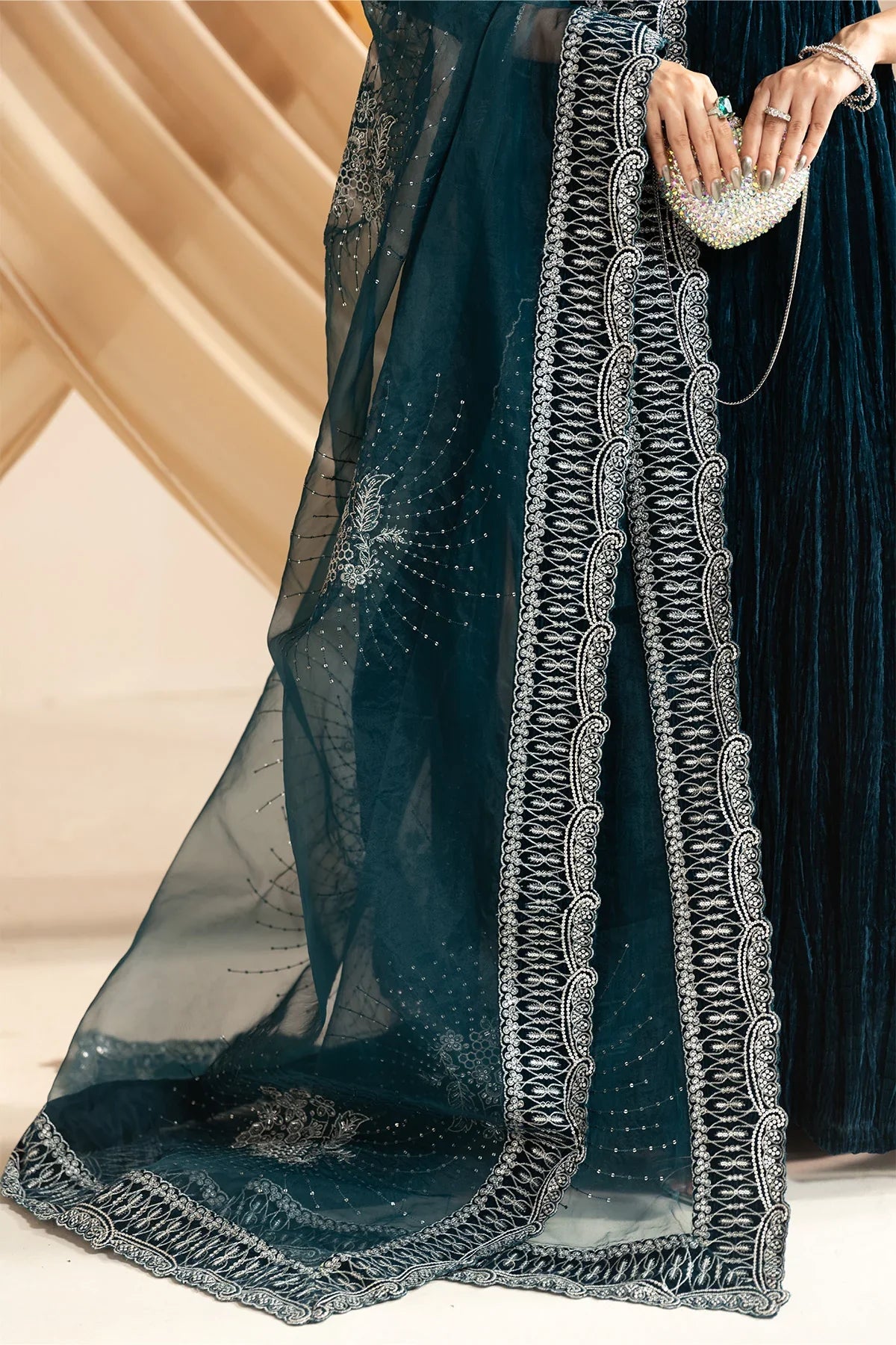 AF-VLT-2214-Mystique