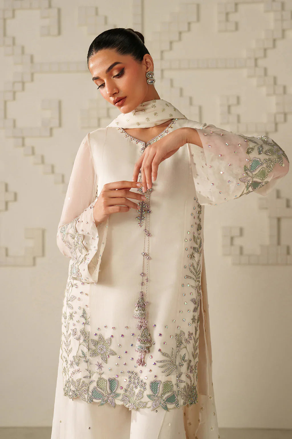 UE-620 EMBROIDERED CHIFFON