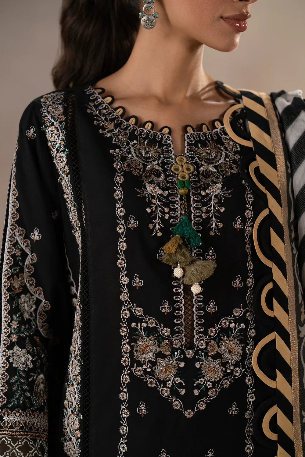 EMBROIDERED SUIT