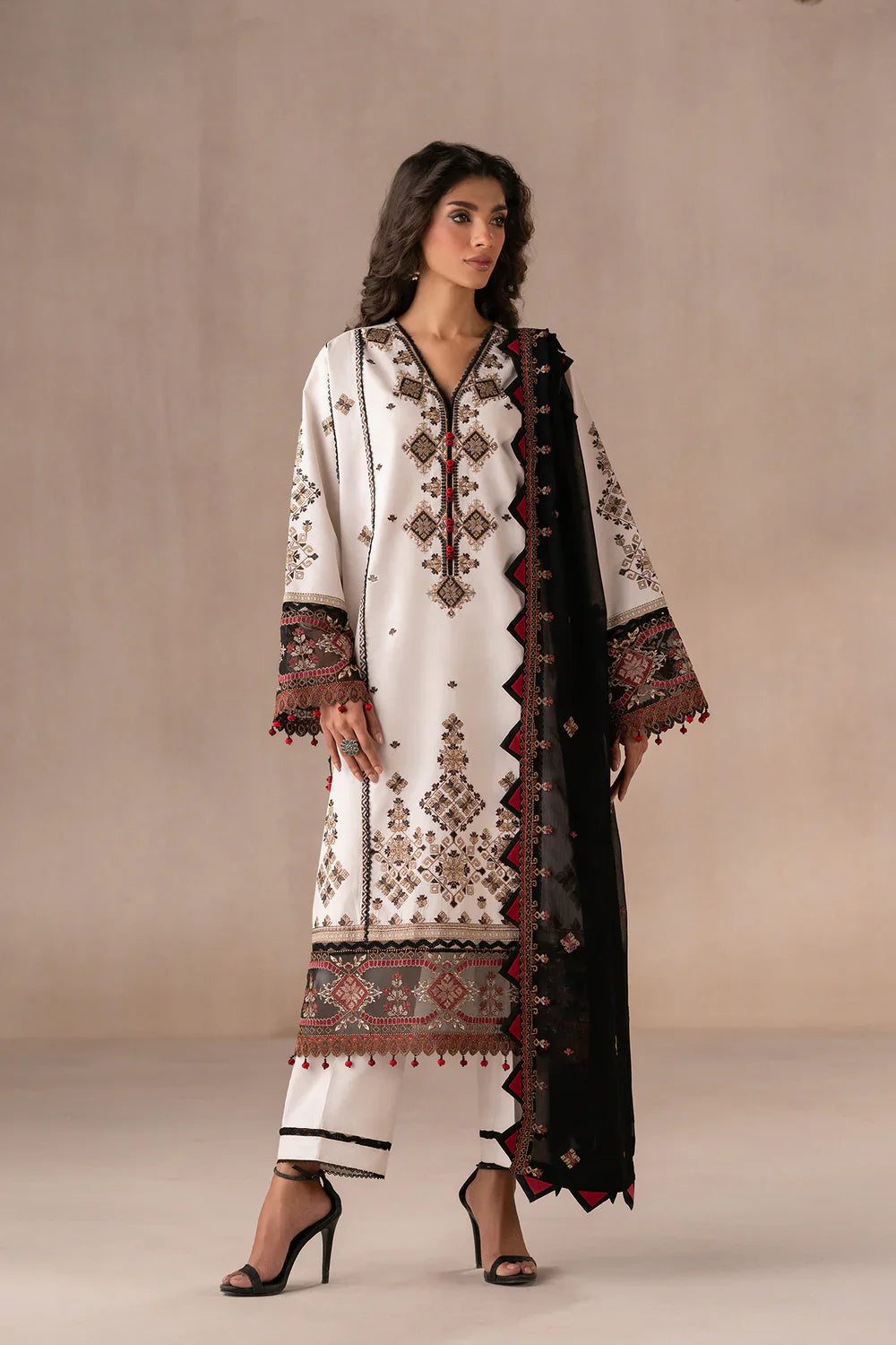 EMBROIDERED SUIT