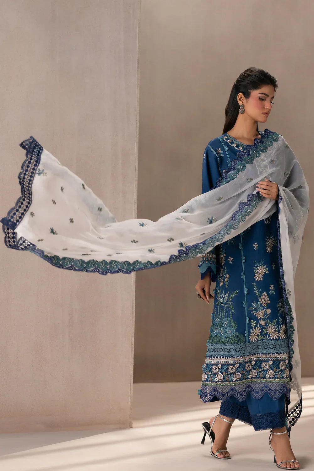 EMBROIDERED SUIT