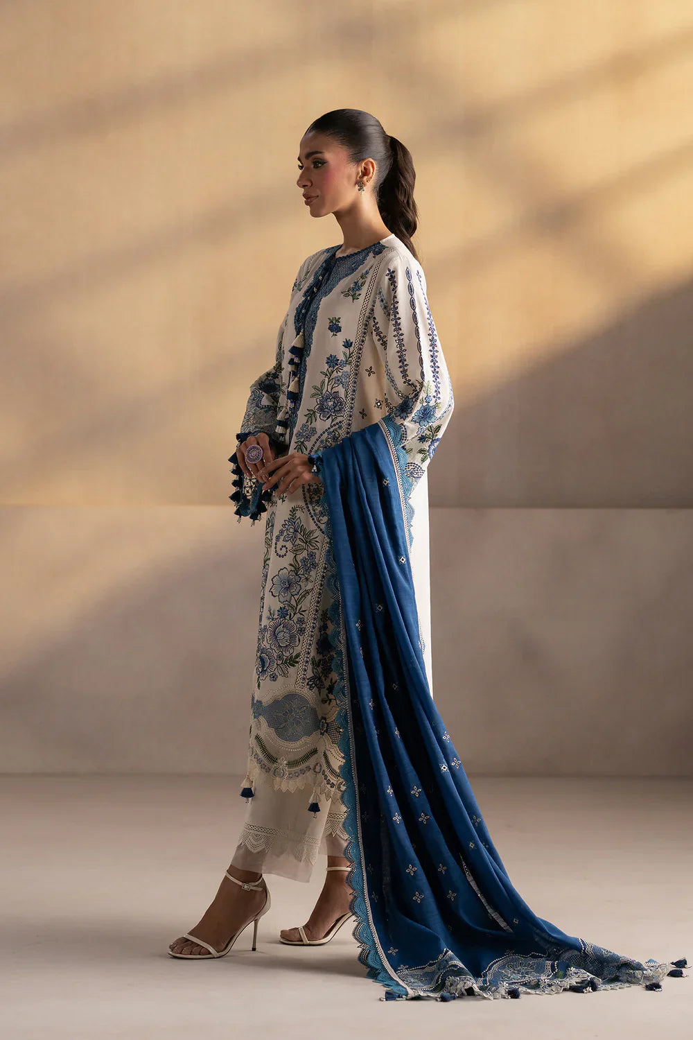 EMBROIDERED SUIT