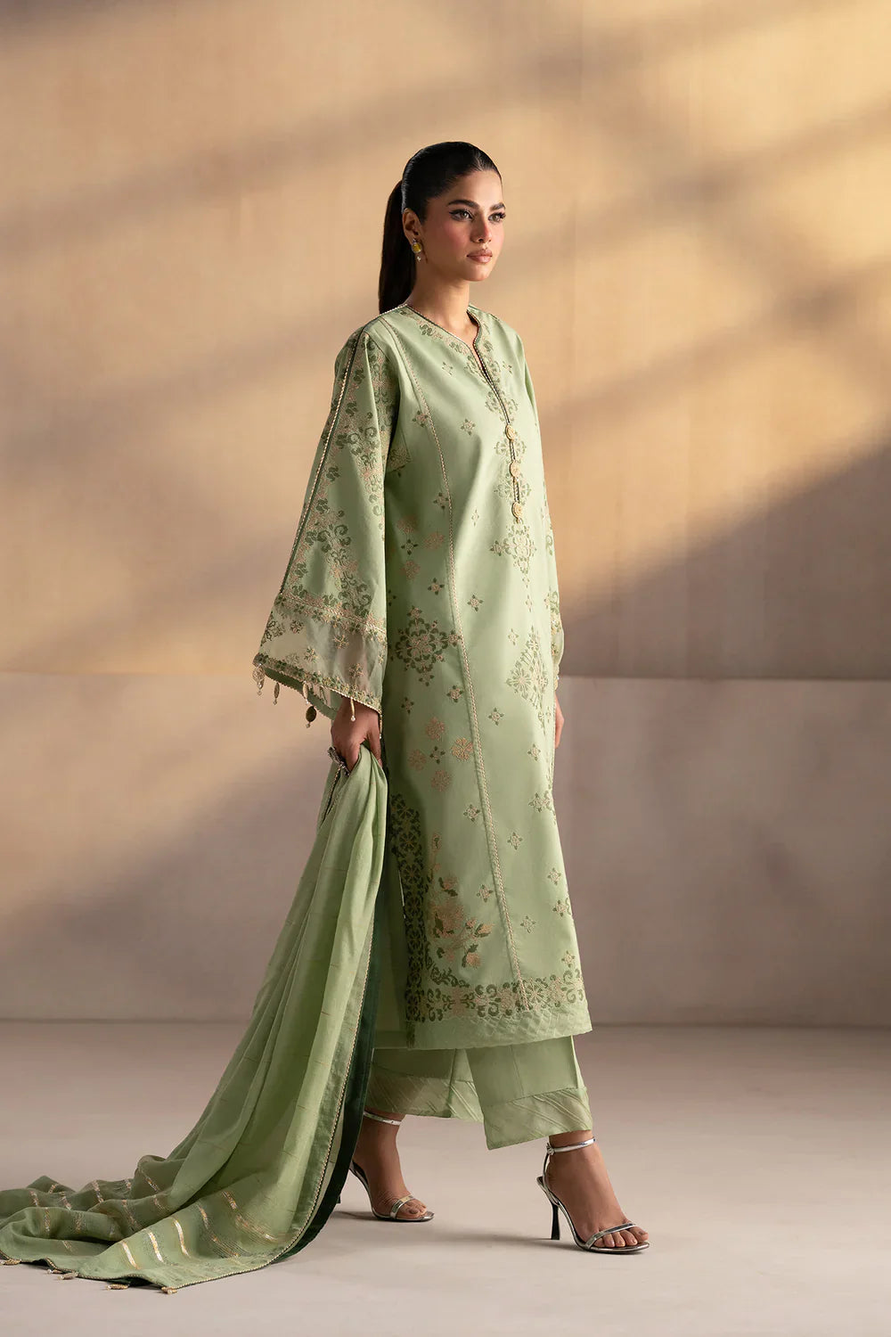 EMBROIDERED SUIT