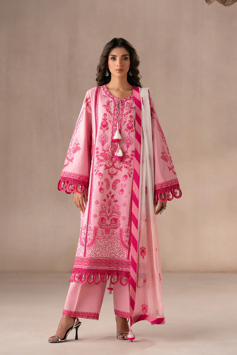 EMBROIDERED SUIT