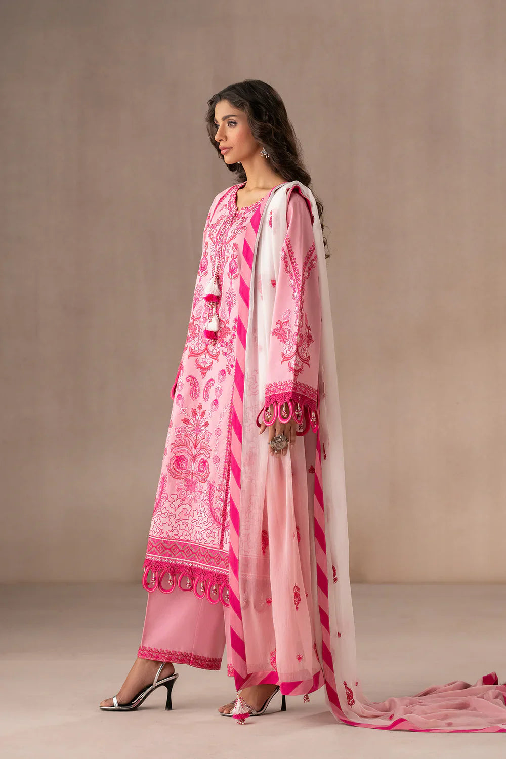 EMBROIDERED SUIT