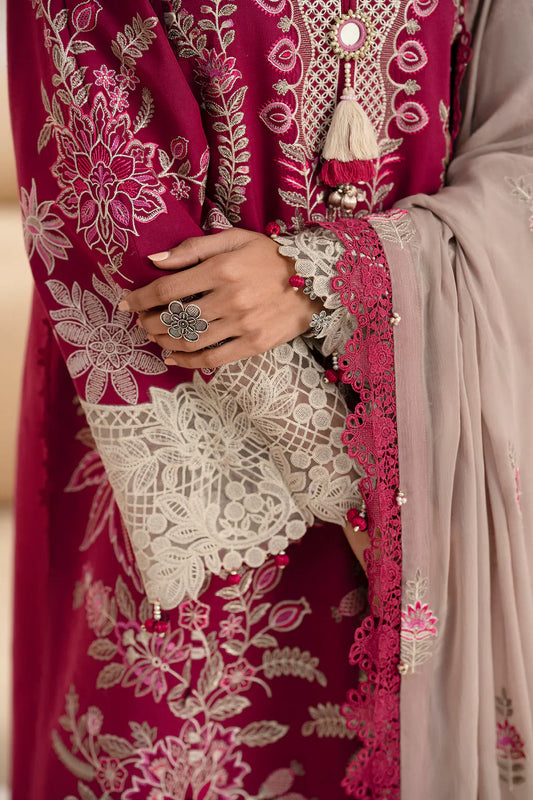 EMBROIDERED SUIT
