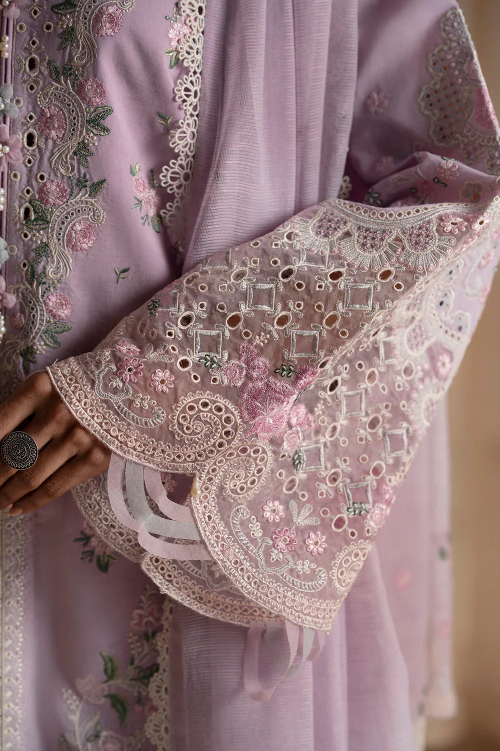 EMBROIDERED SUIT