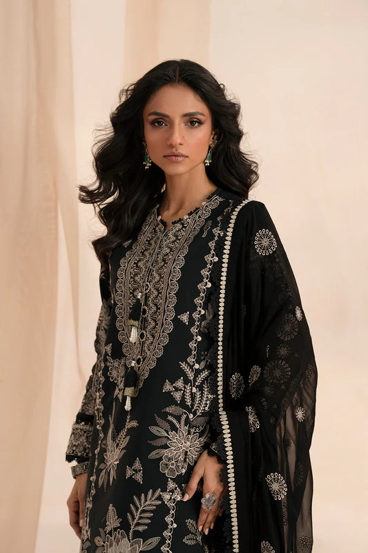 EMBROIDERED SUIT