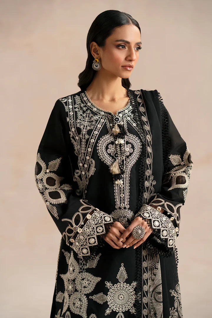 EMBROIDERED SUIT