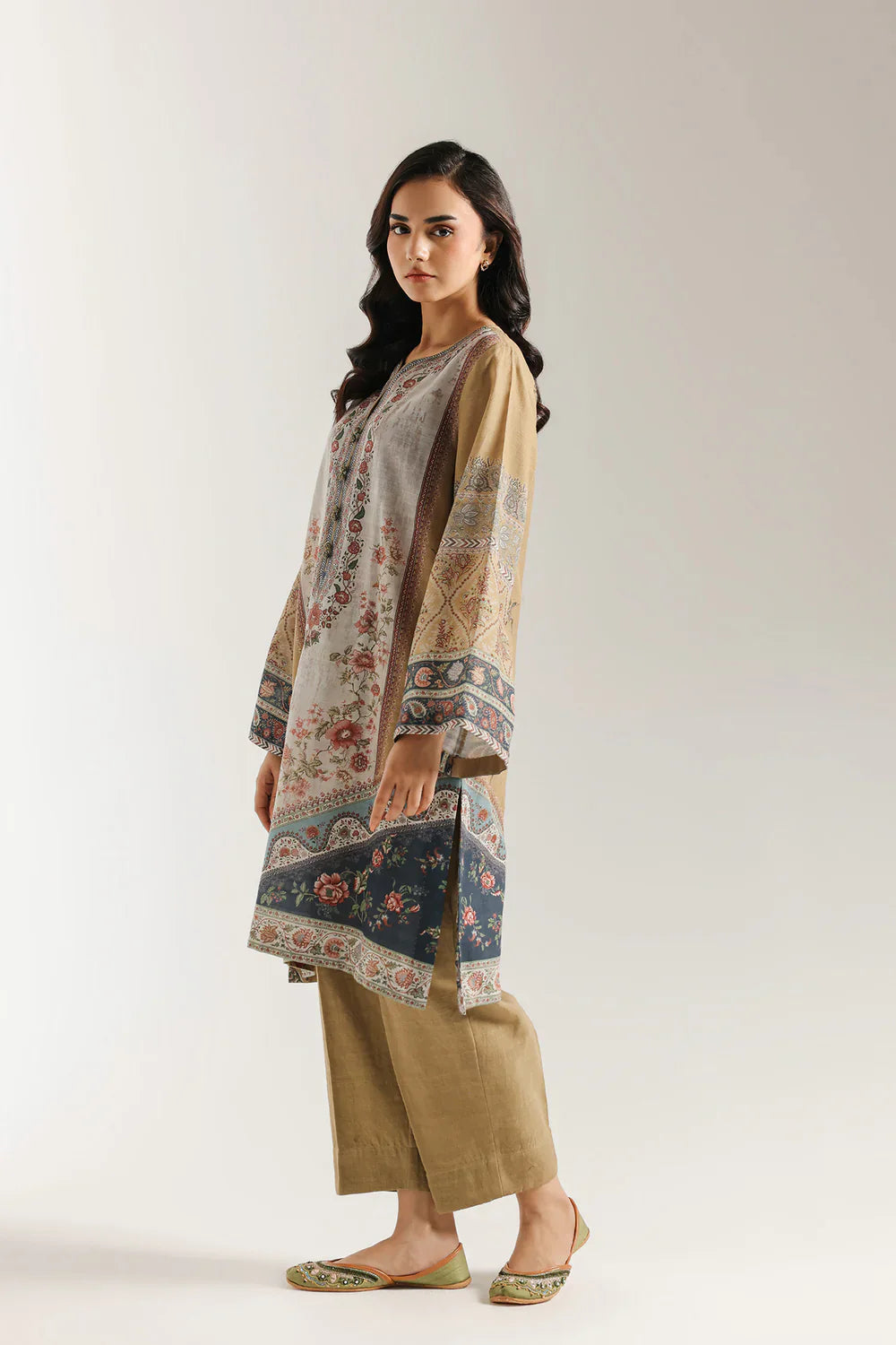 PRINTED SUIT