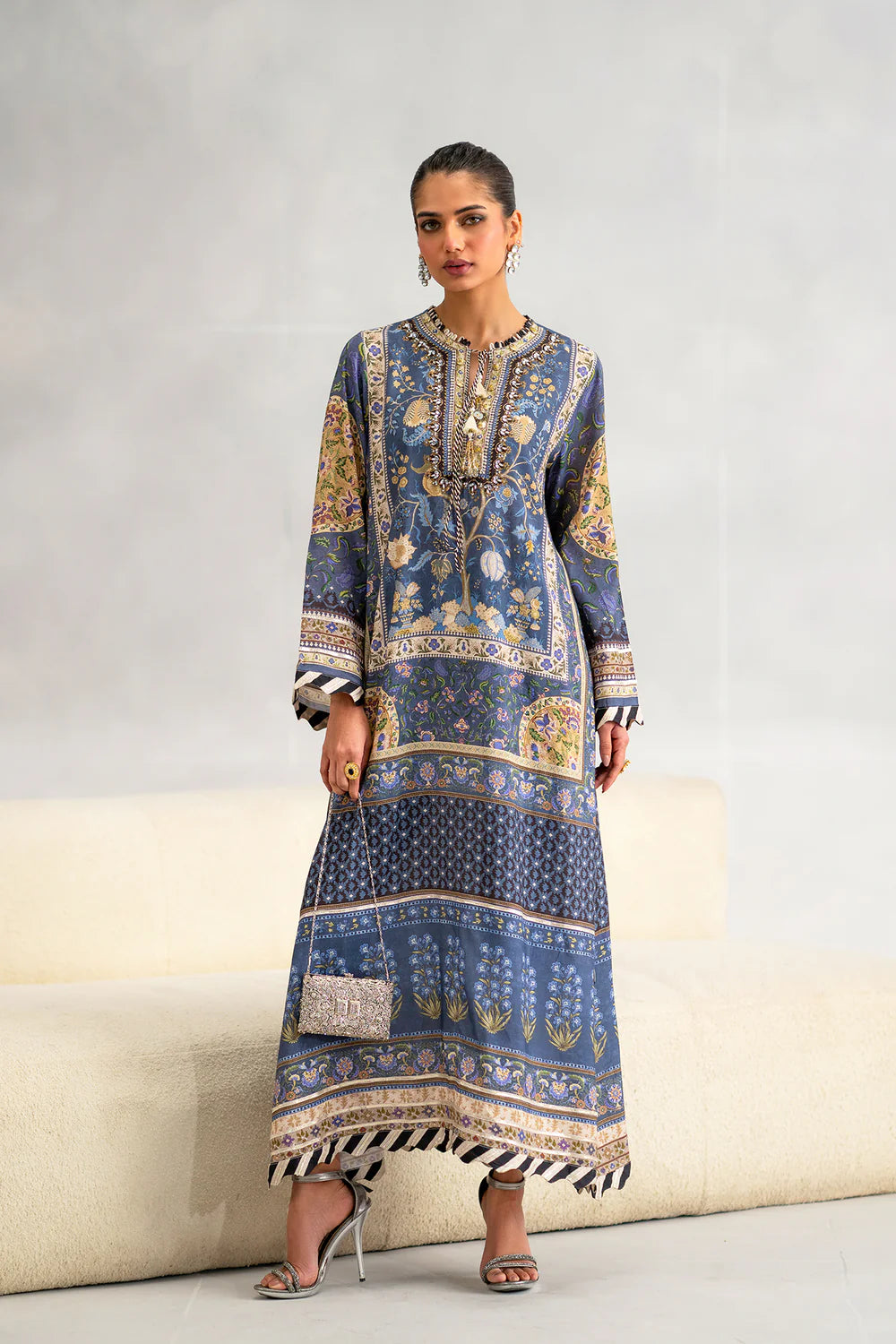 EMBROIDERED KAFTAN