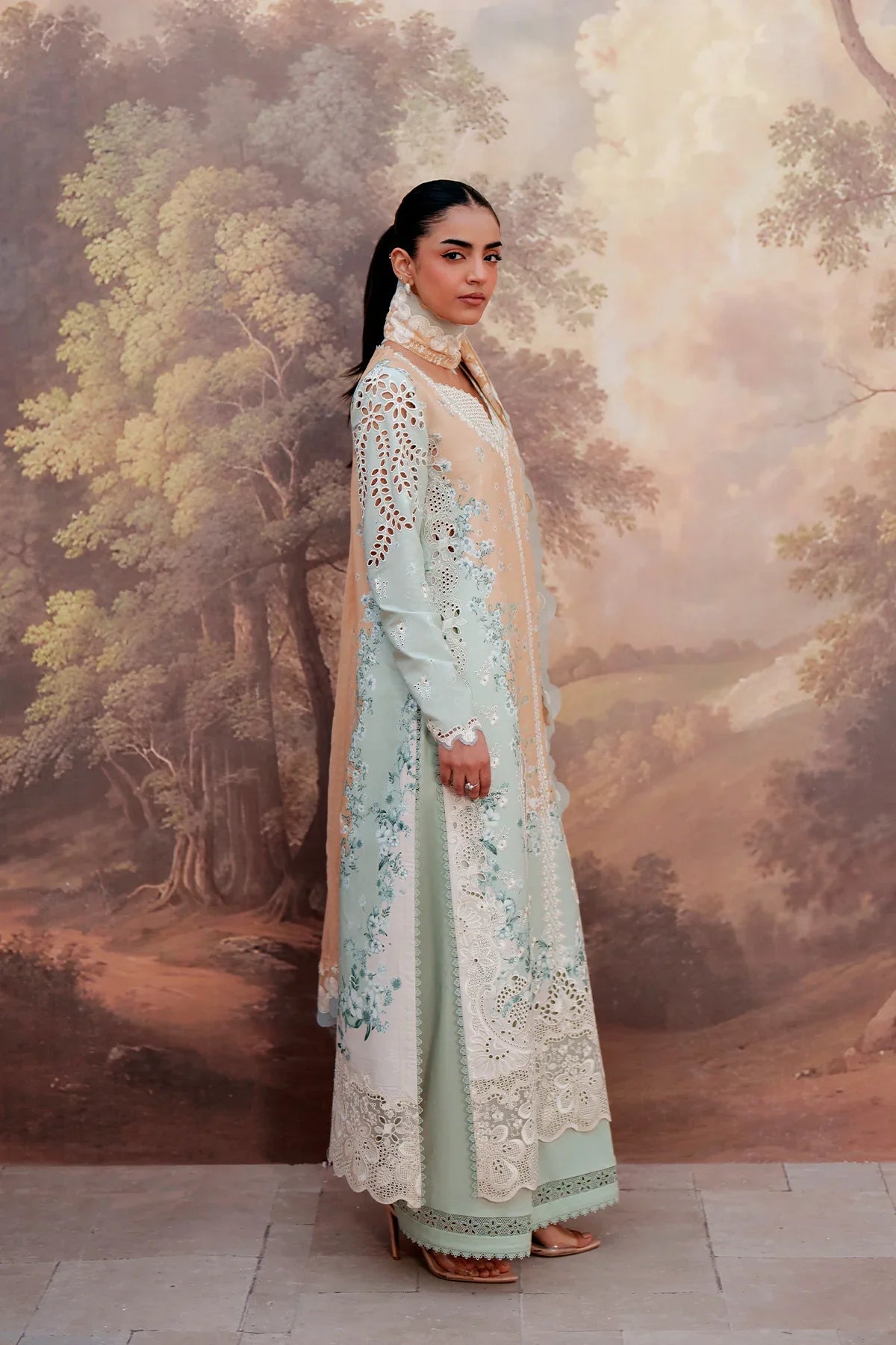 VELYRA