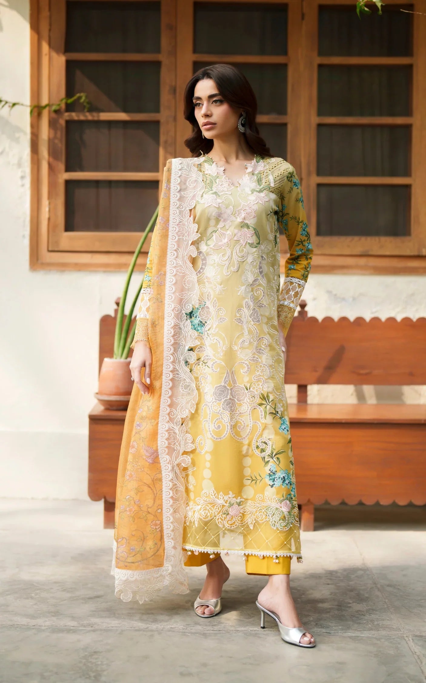 Sovereign Lace VUL26-02