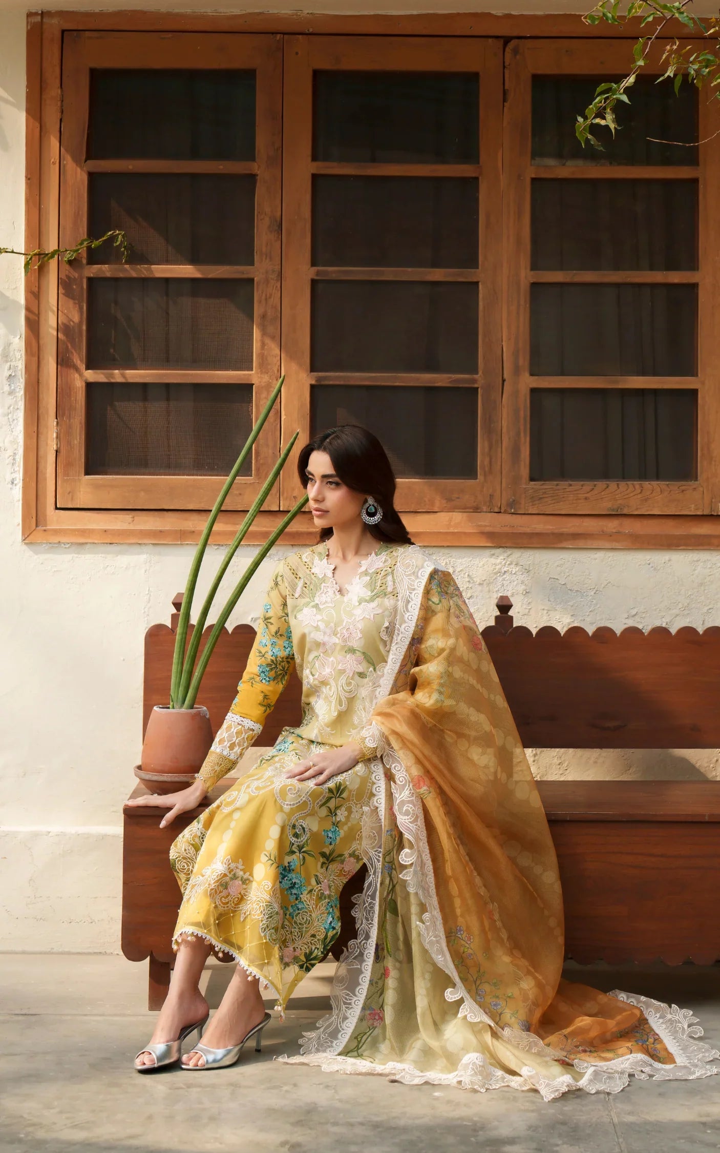 Sovereign Lace VUL26-02