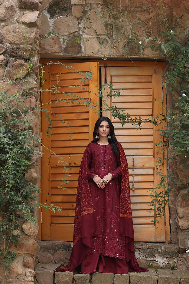 Noor Saadia Asad Winter Shawl